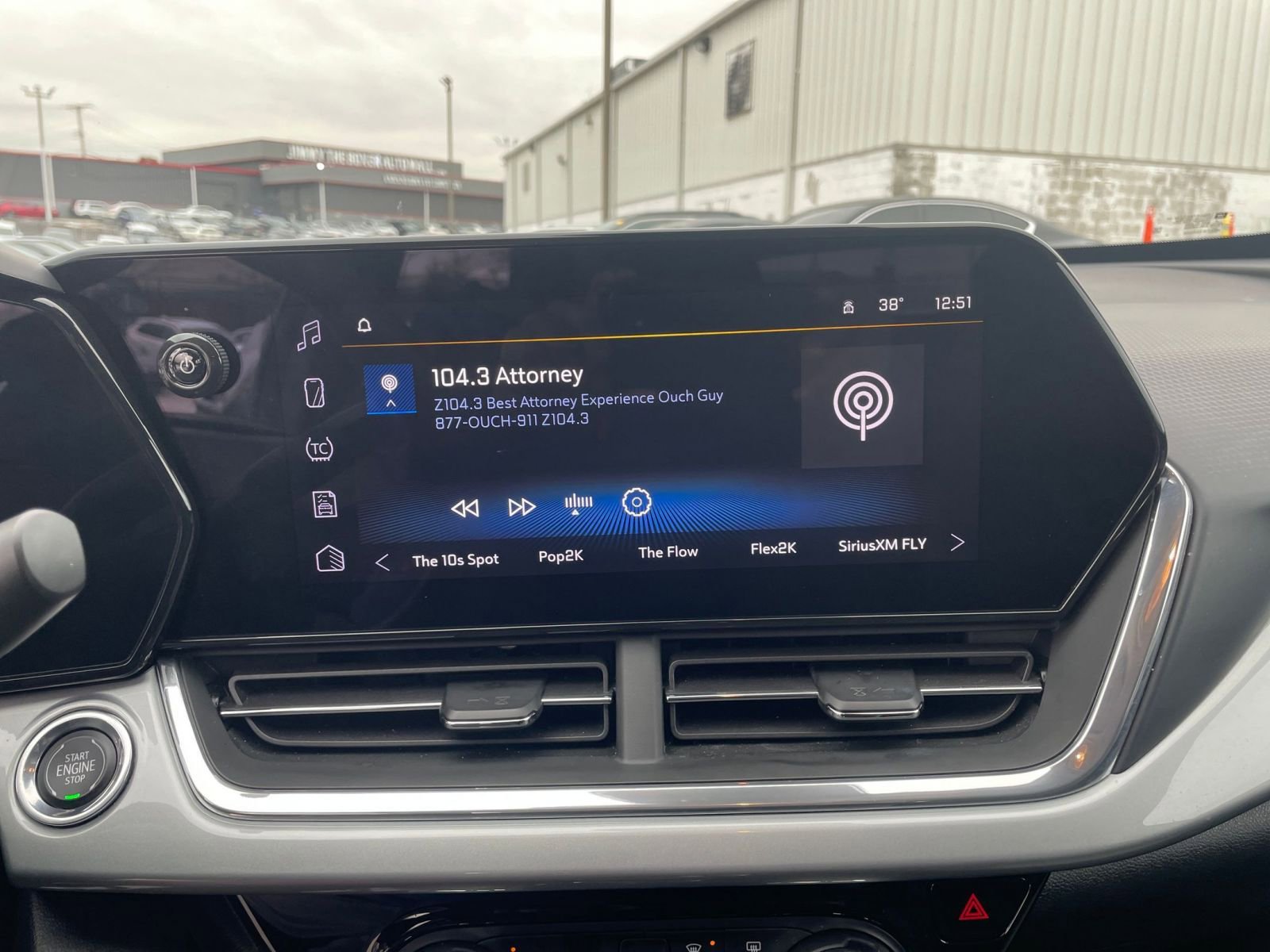 Used 2025 Chevrolet Trax LT w/ LT Convenience Package image 21