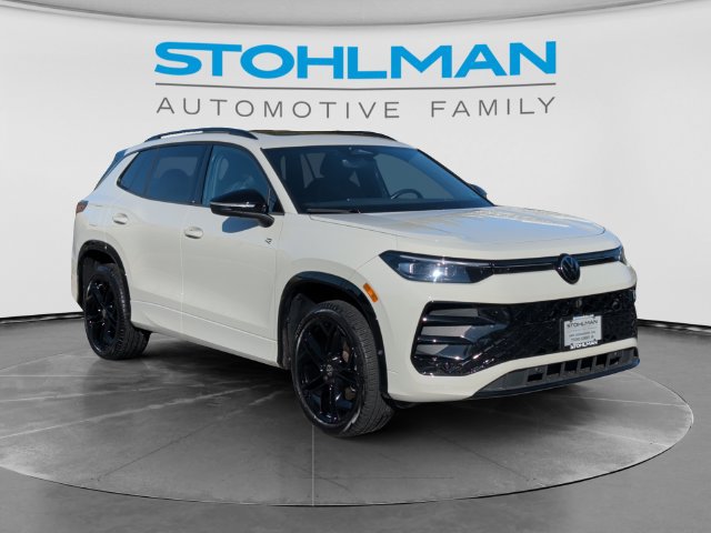 Used 2026 Volkswagen Tiguan SE R-Line AWD/4WD image 3
