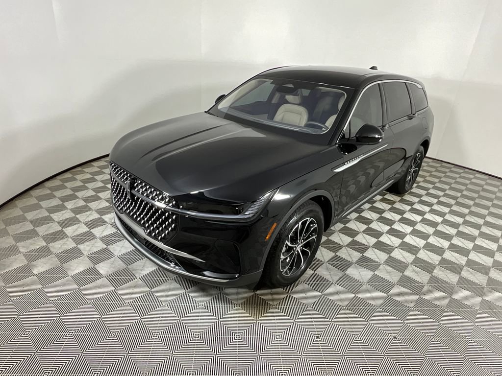 Used 2025 Lincoln Nautilus Premier image 9