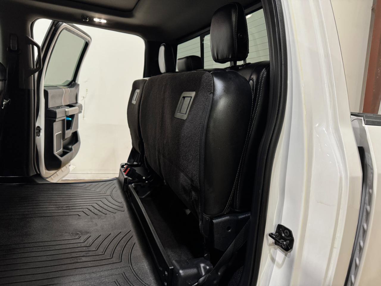Used 2018 Ford F150 Lariat w/ Equipment Group 502A Luxury AWD/4WD image 18
