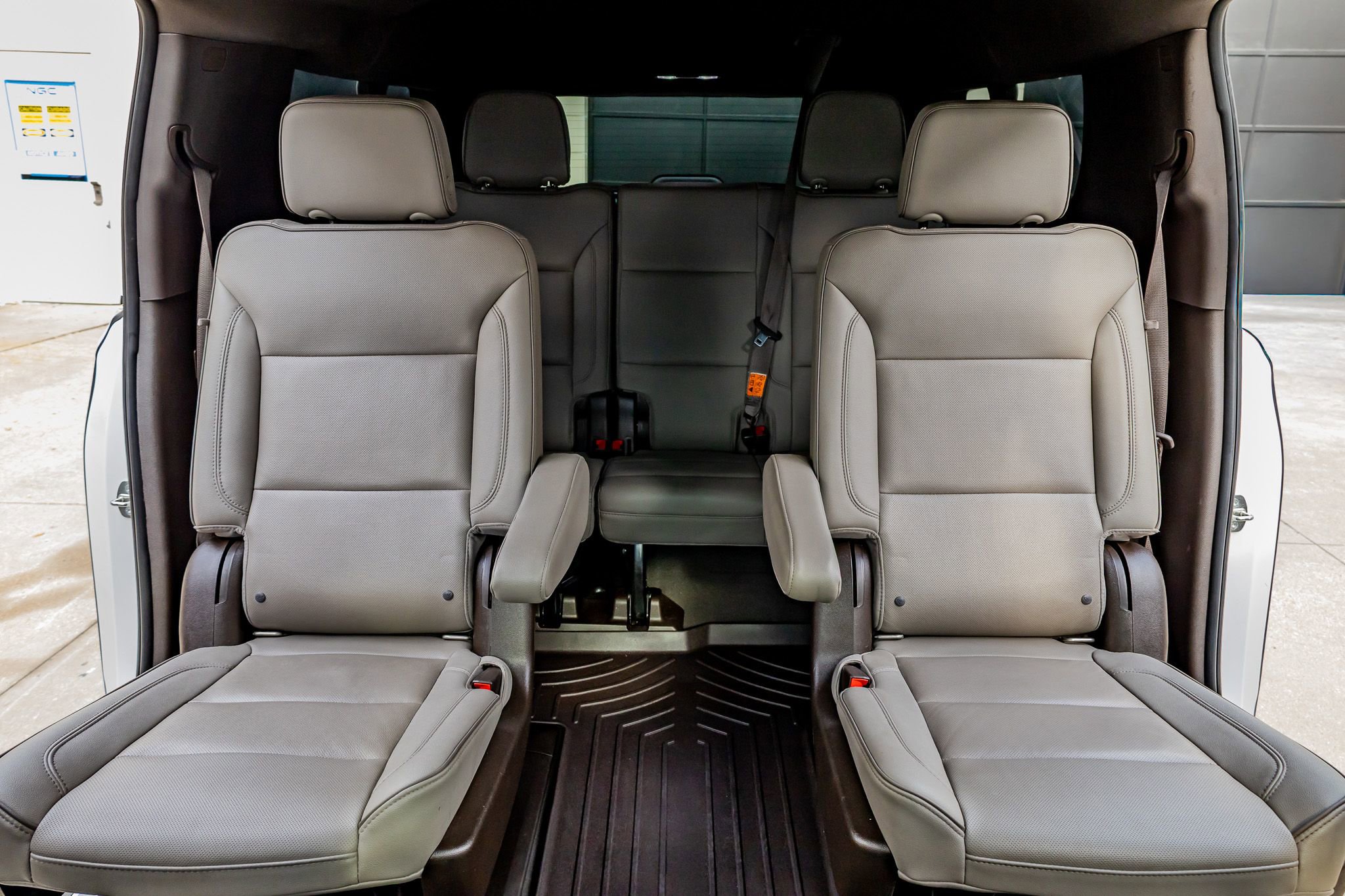 Used 2022 GMC Yukon XL SLT w/ SLT Luxury Package AWD/4WD image 32