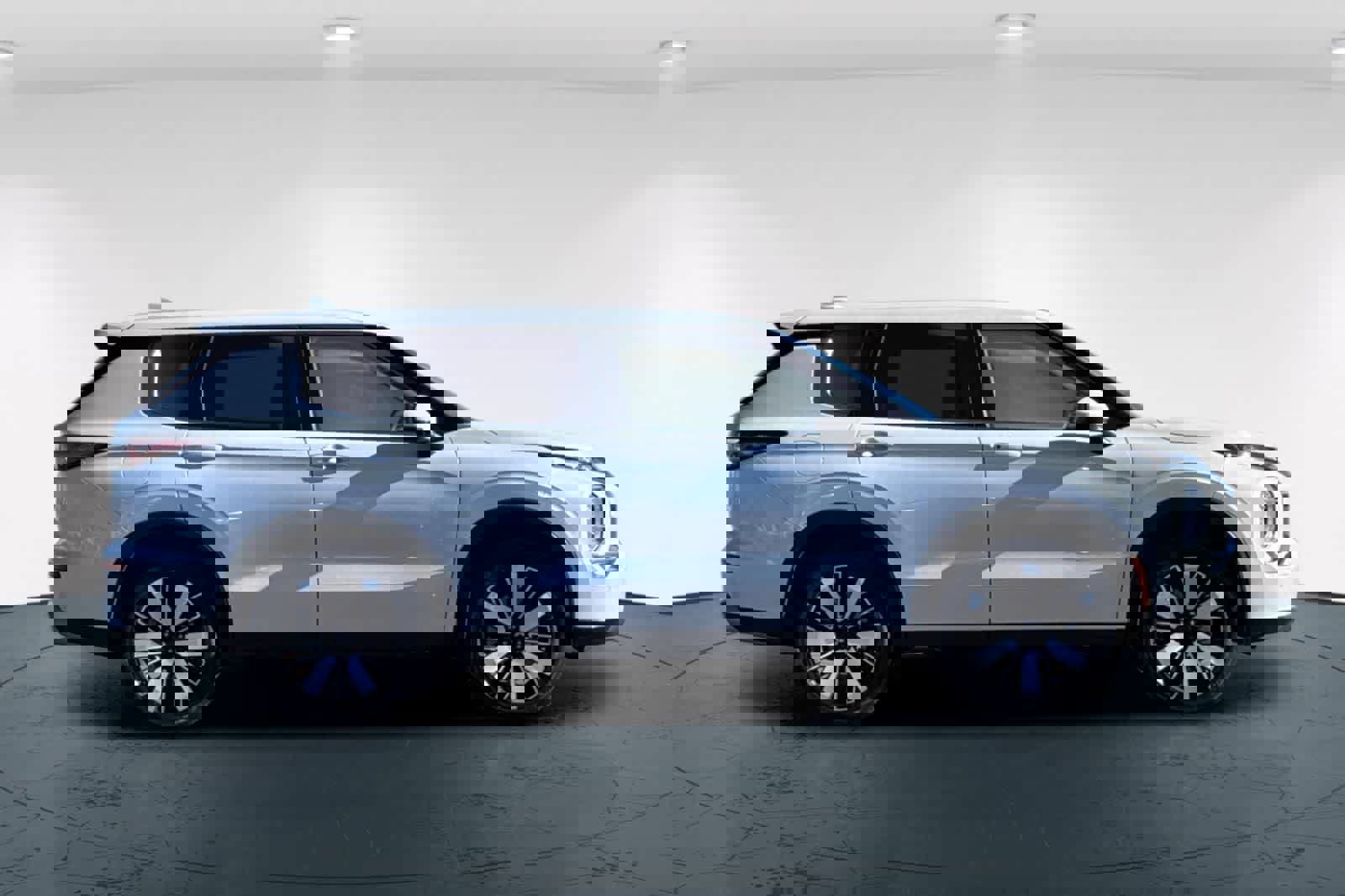 Used 2025 Mitsubishi Outlander SE image 6