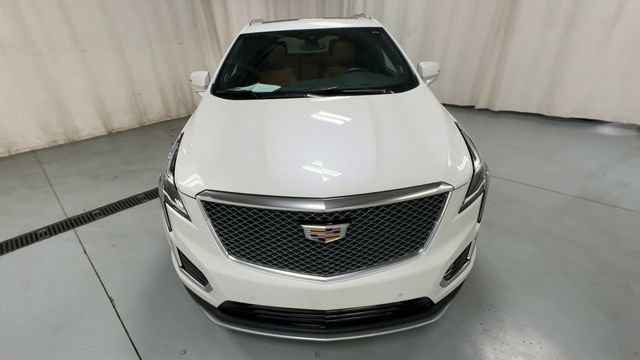 Certified 2023 Cadillac XT5 Premium Luxury FWD image 3