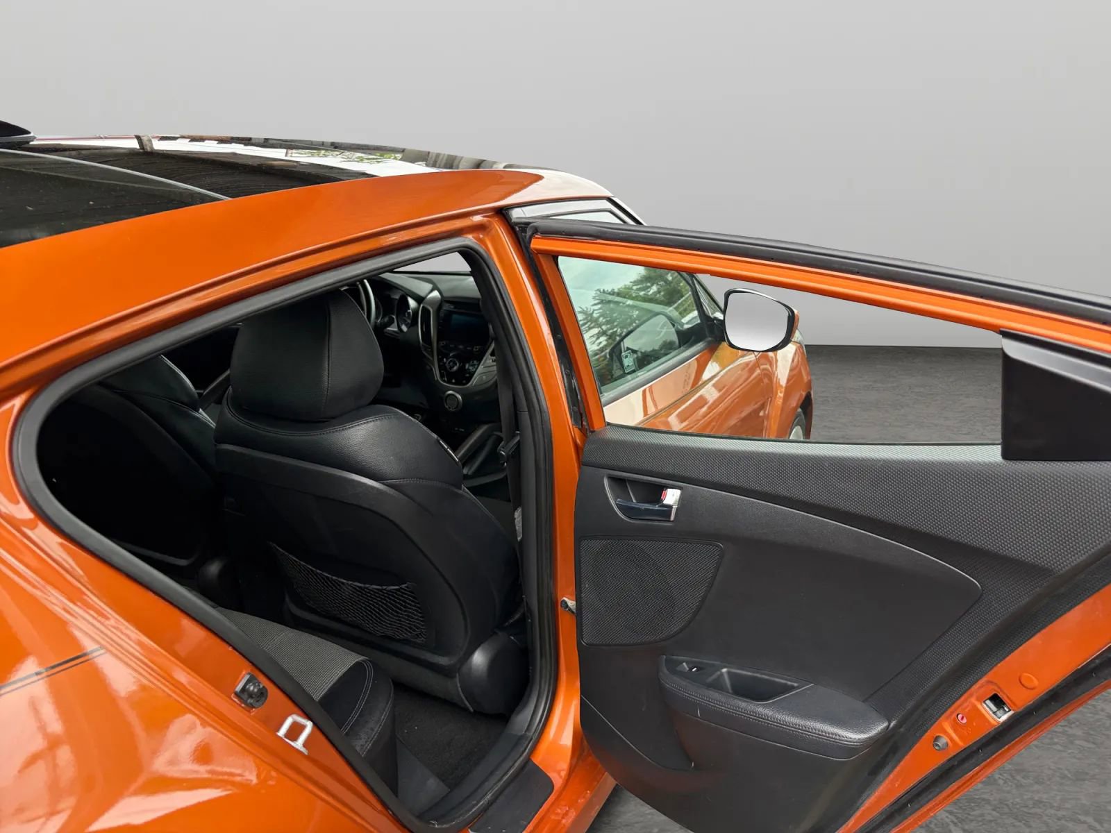 Used 2014 Hyundai Veloster w/ Style Package 02 FWD image 16