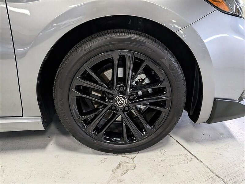 Used 2025 Toyota Camry SE w/ Convenience Package FWD image 12