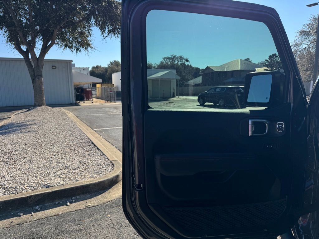 Used 2023 Jeep Gladiator Rubicon w/ Trailer Tow Package image 33