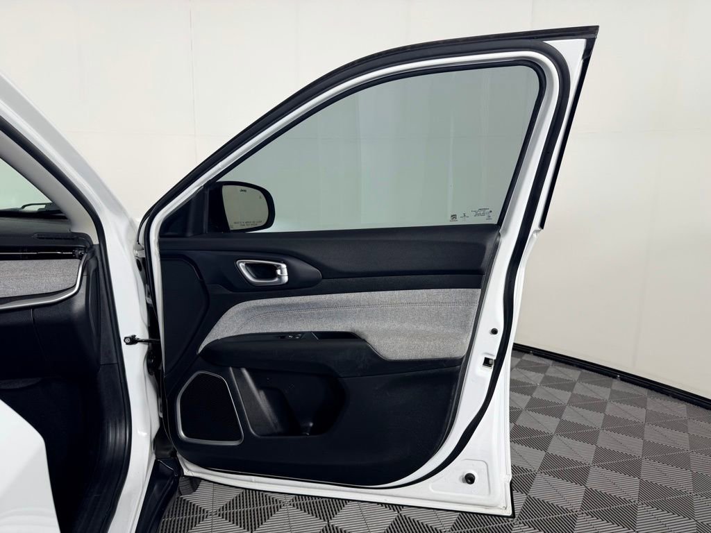 Used 2022 Jeep Compass Latitude image 34