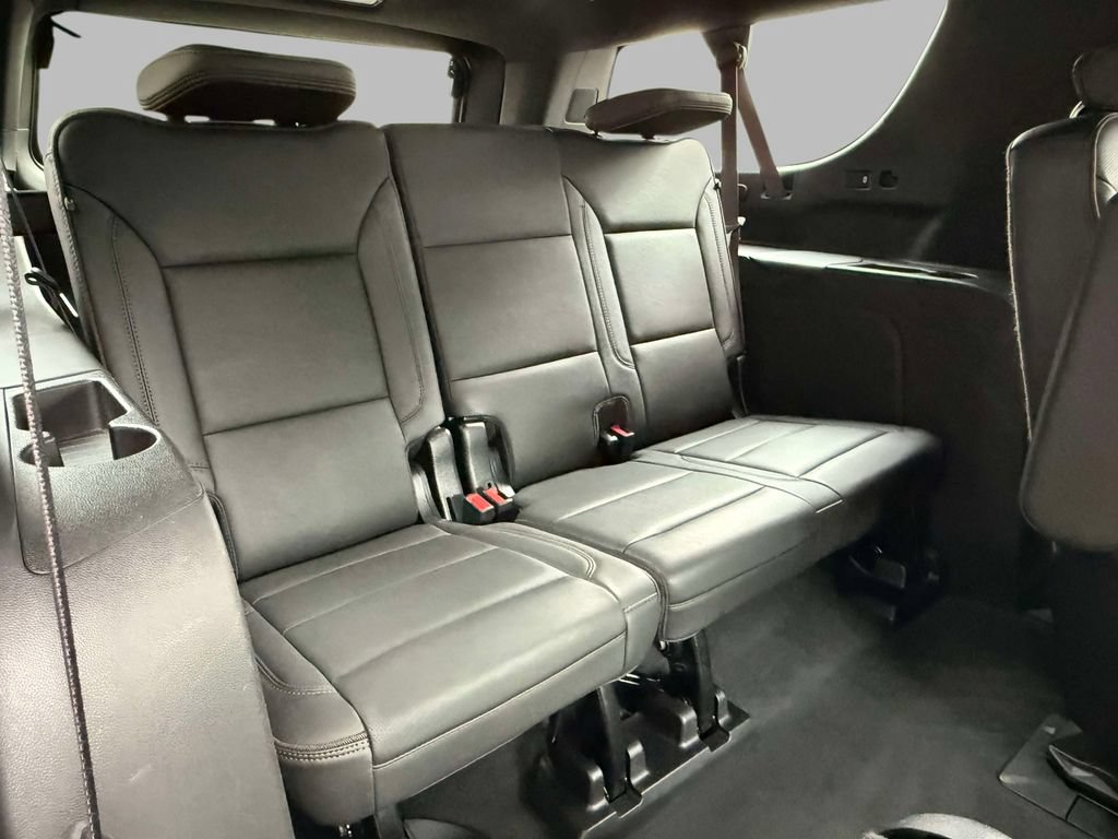 Used 2023 Chevrolet Suburban High Country w/ Premium Package 2 AWD/4WD image 17