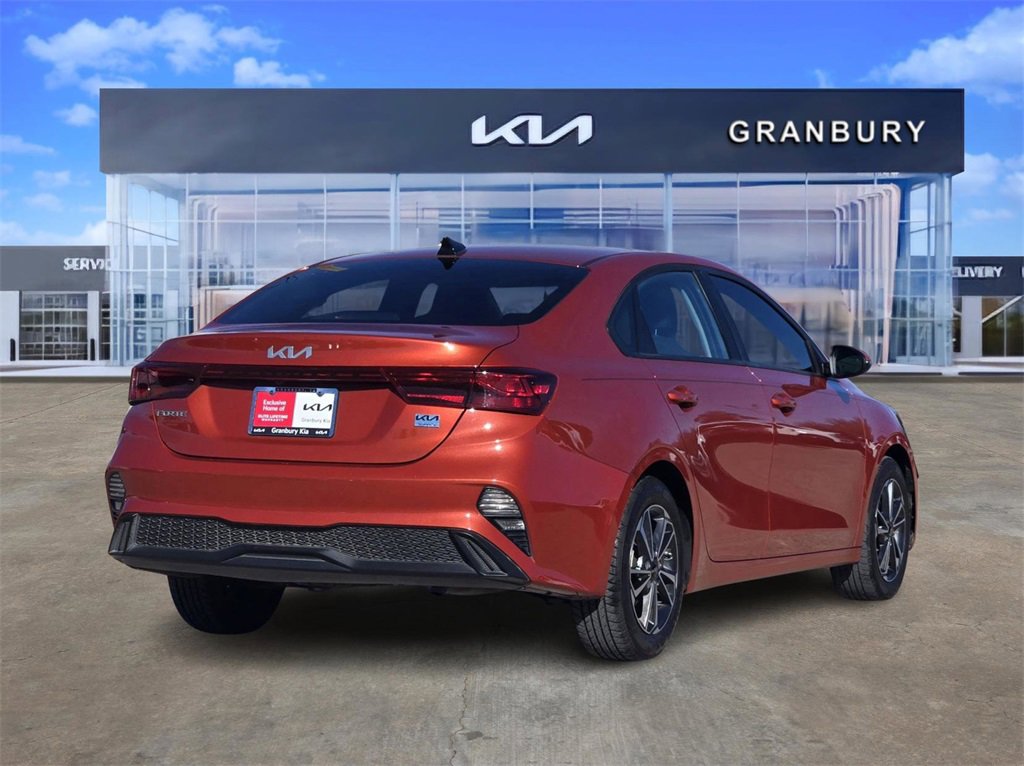 Used 2022 Kia Forte LXS w/ LXS Technology Package image 5