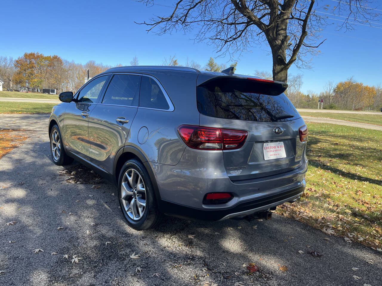 Used 2019 Kia Sorento EX image 3