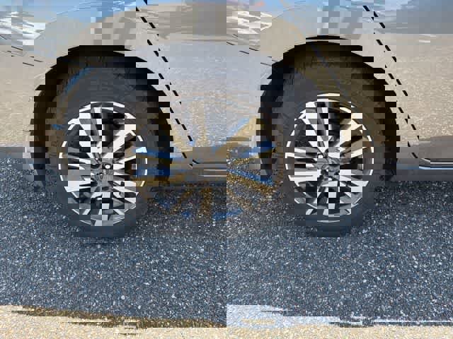 Used 2023 Nissan Versa S w/ S Plus Package image 28