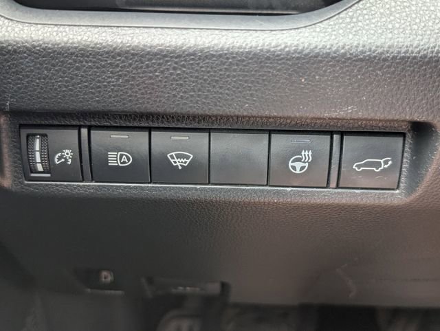 Used 2022 Toyota RAV4 XLE Premium AWD/4WD image 24