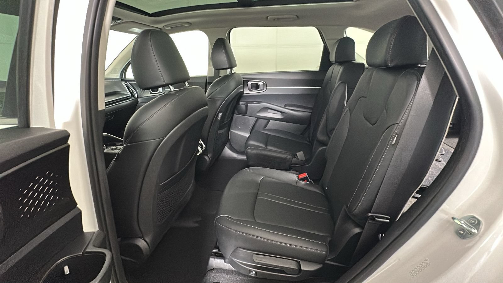 Used 2025 Kia Sorento EX w/ EX Panoramic Sunroof Package AWD/4WD image 31