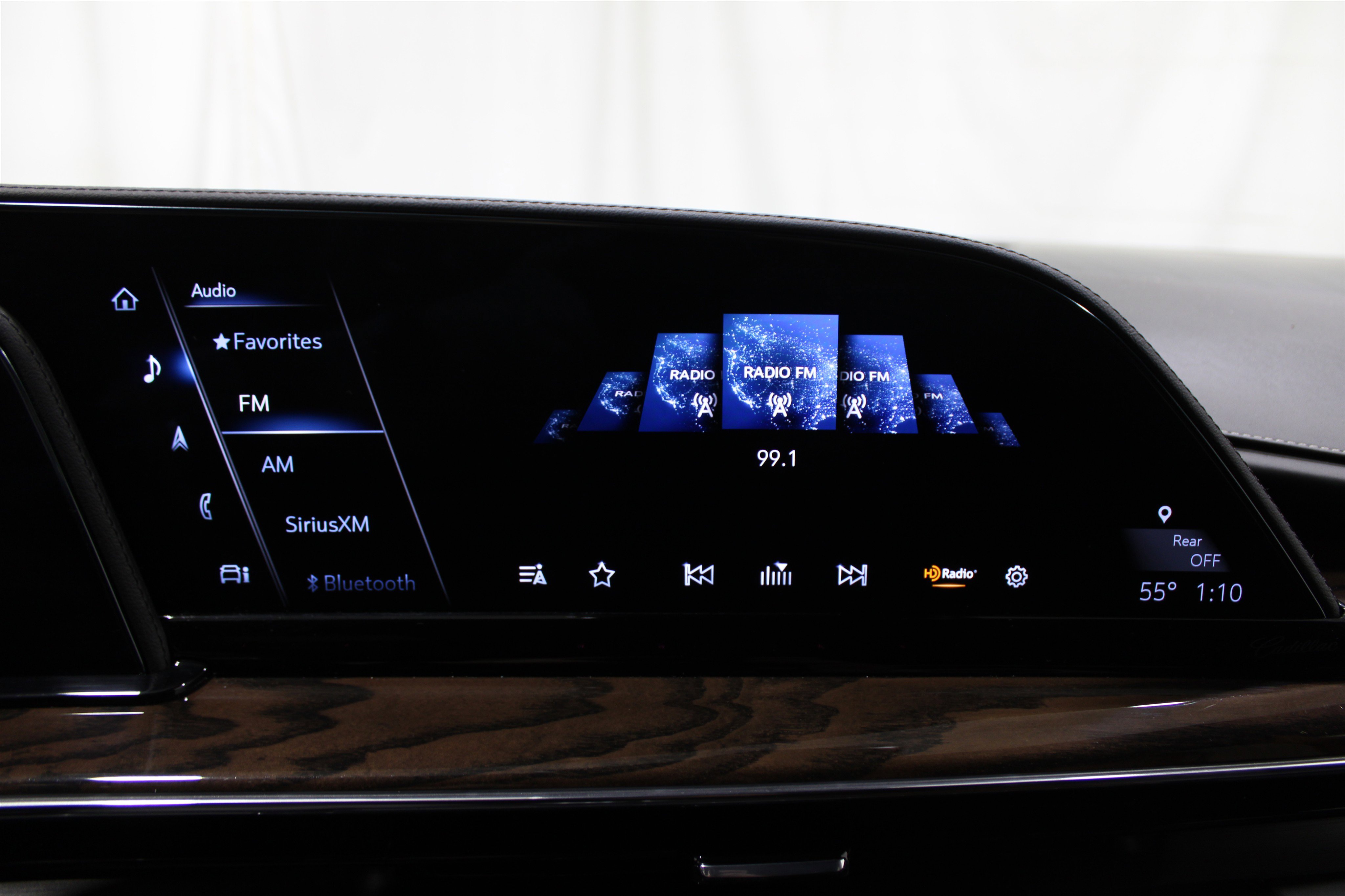 Certified 2024 Cadillac Escalade ESV Sport Platinum image 15