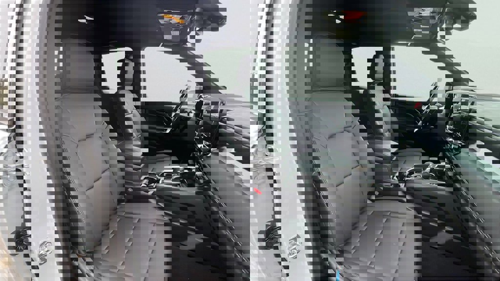 Used 2025 Chevrolet Colorado LT w/ LT Convenience Package image 19