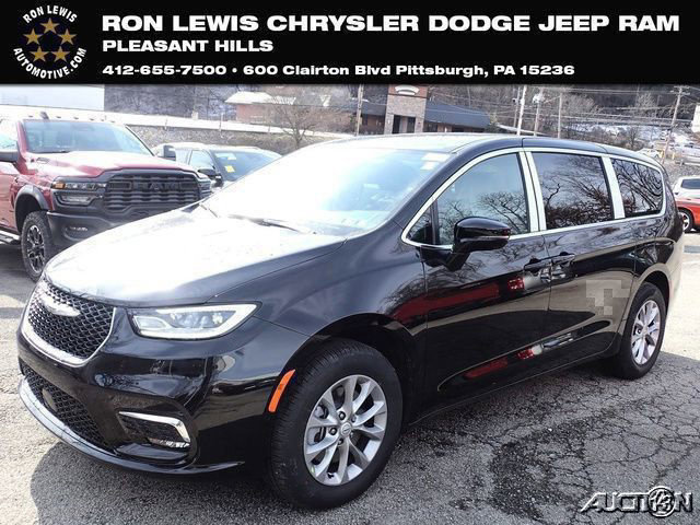New 2026 Chrysler Pacifica Select