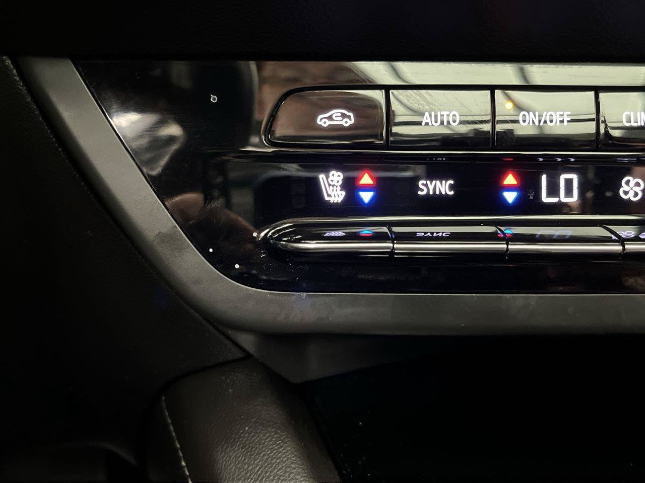 Certified 2023 Buick Envision Avenir AWD/4WD image 23