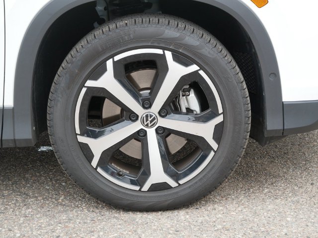 Certified 2026 Volkswagen Tiguan SE AWD/4WD image 9