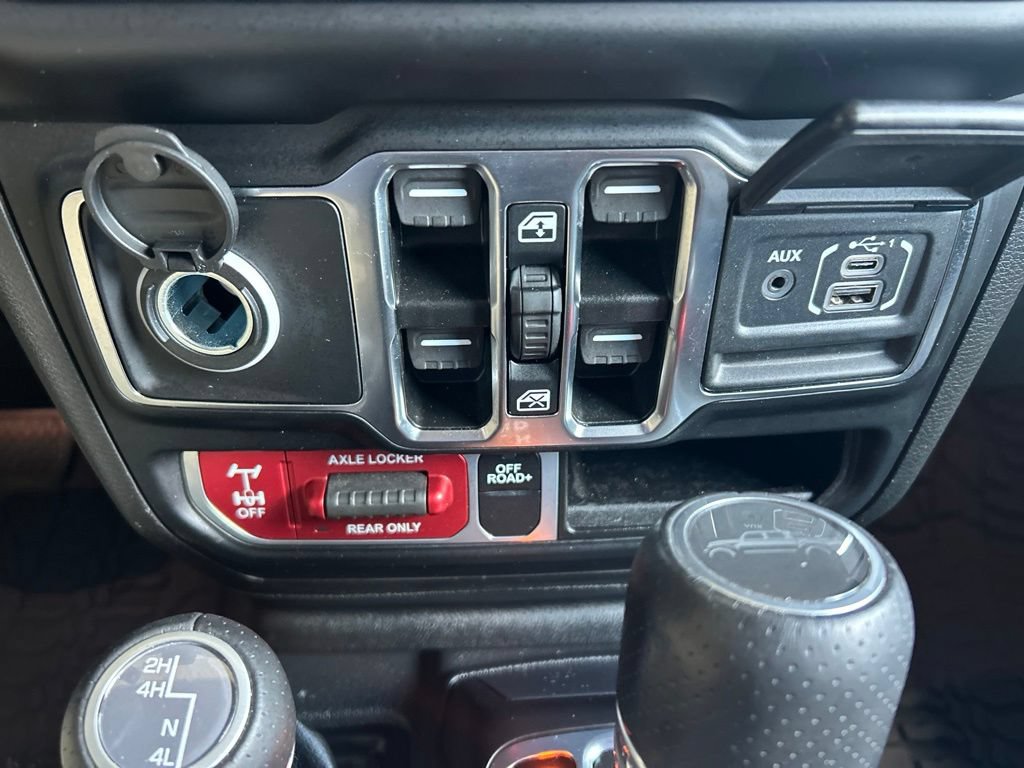 Used 2023 Jeep Gladiator Mojave w/ Cold Weather Group AWD/4WD image 16