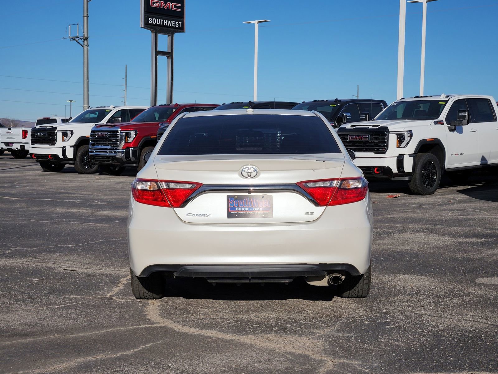Used 2016 Toyota Camry SE image 8