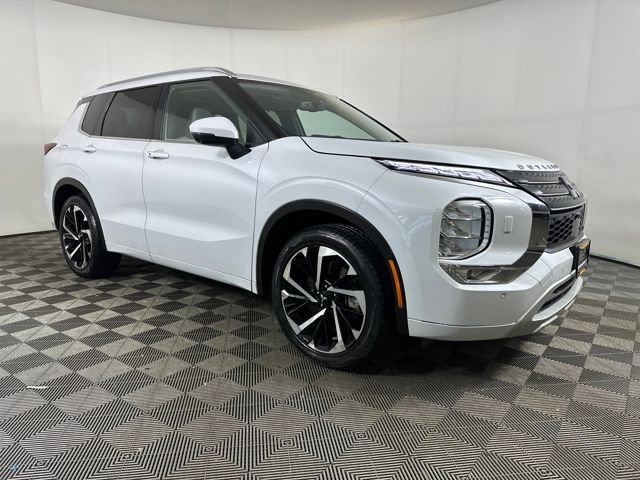 Used 2024 Mitsubishi Outlander SEL video 2