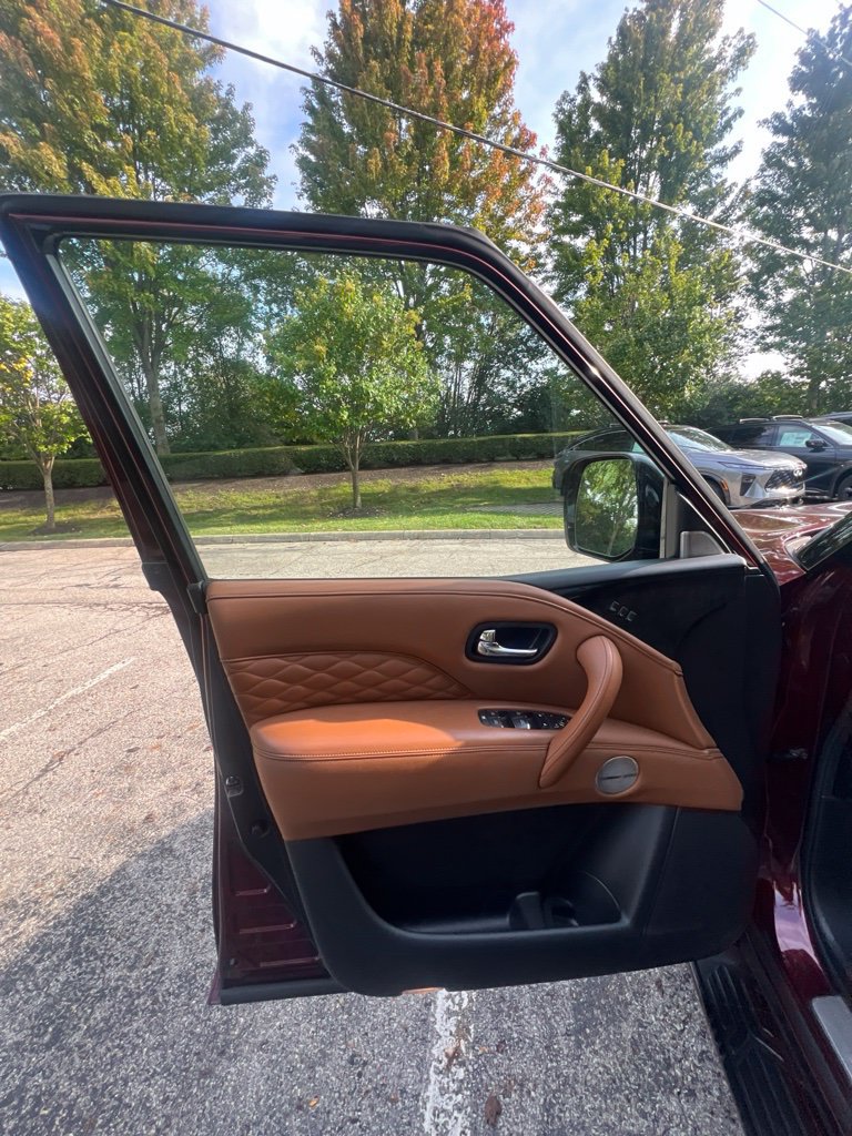 Used 2023 INFINITI QX80 Sensory w/ Cargo Package AWD/4WD image 14