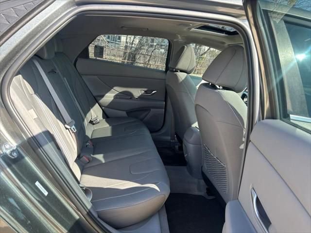 Used 2025 Hyundai Elantra SEL image 42