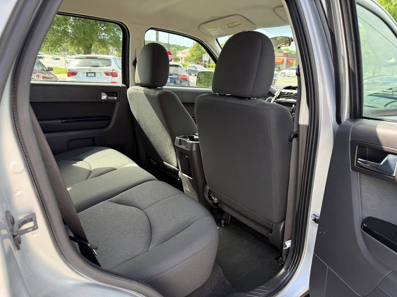 Used 2010 MAZDA Tribute i Sport AWD/4WD image 15