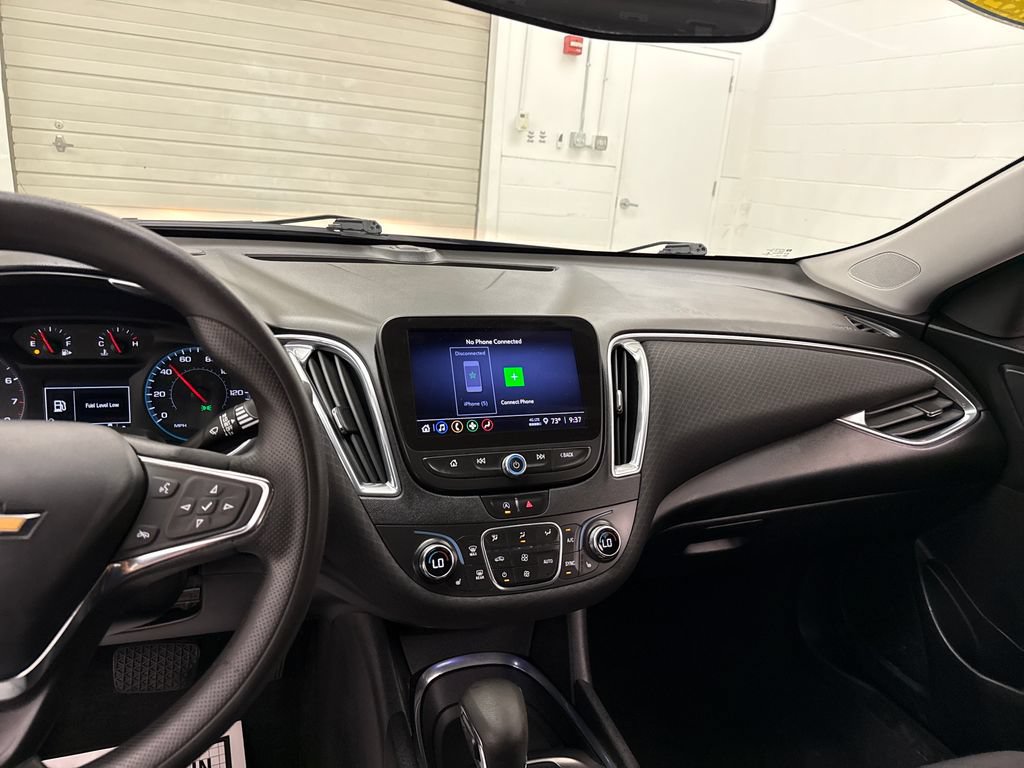 Used 2021 Chevrolet Malibu LT FWD image 13