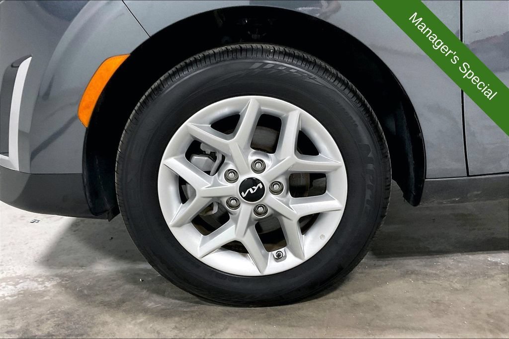 Used 2025 Kia Soul LX FWD image 10