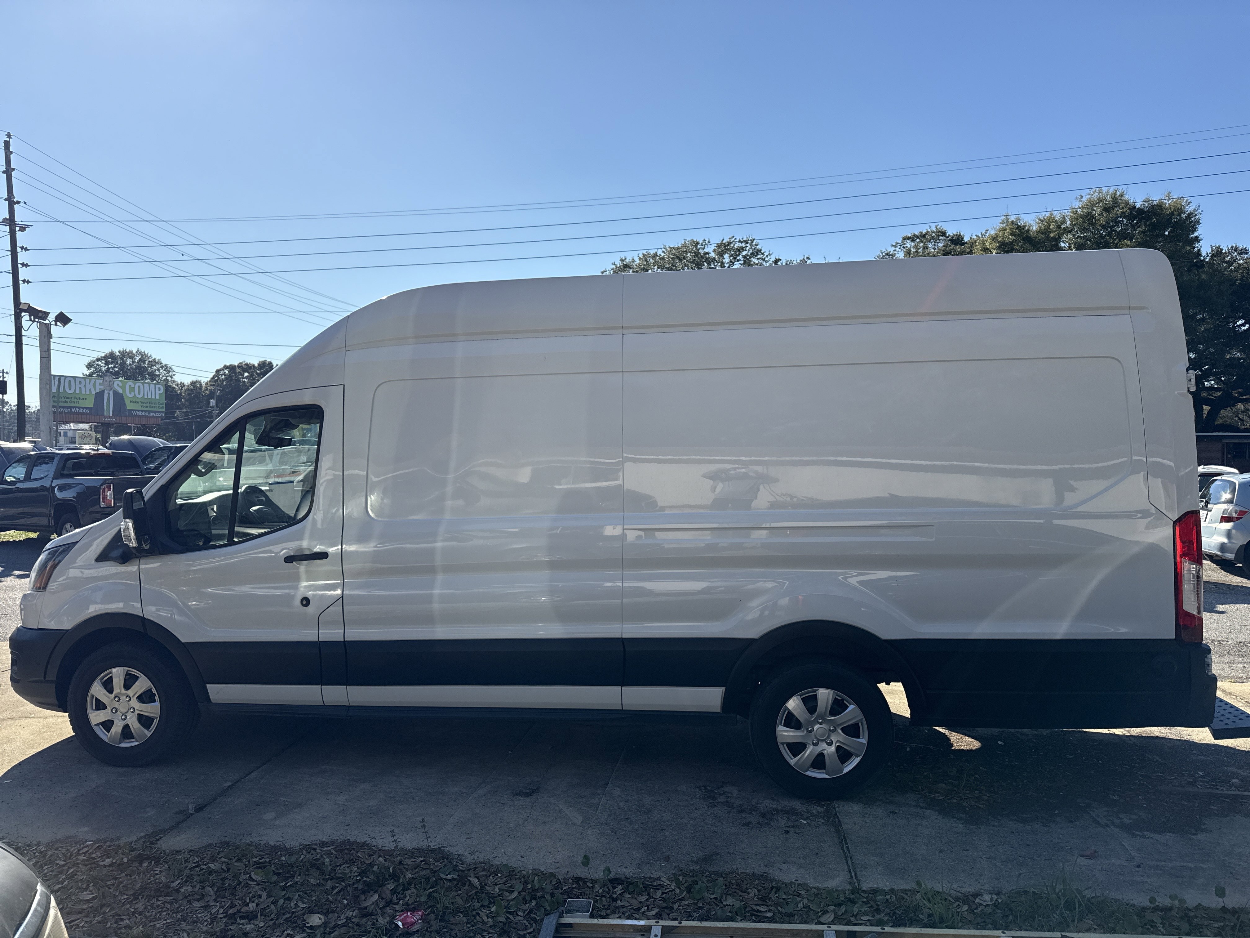 Used 2022 Ford E-Transit 148 High Roof Extended image 2