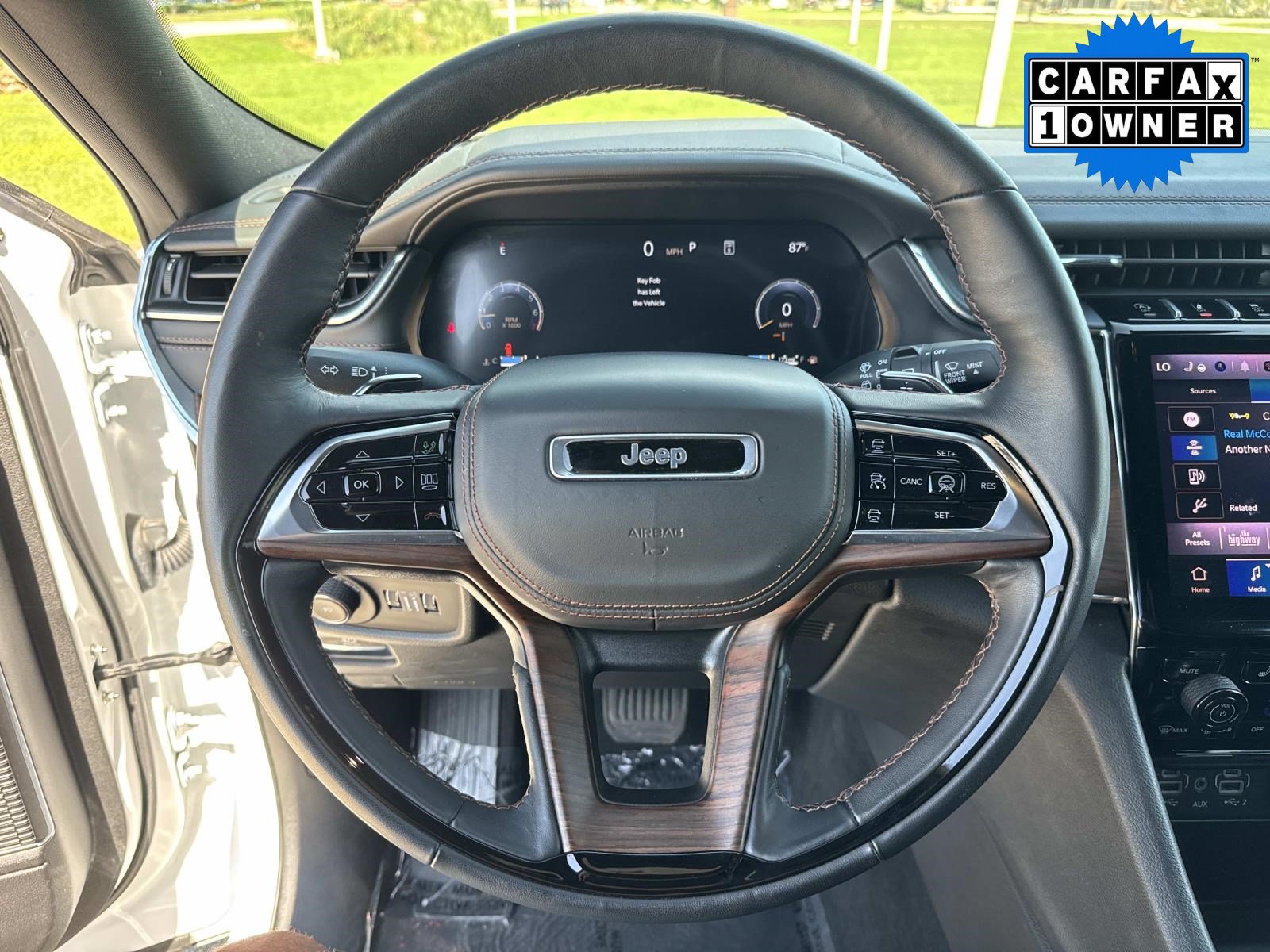 Used 2025 Jeep Grand Cherokee Summit AWD/4WD image 31