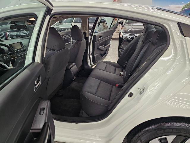 Used 2022 Nissan Altima 2.5 S FWD image 9