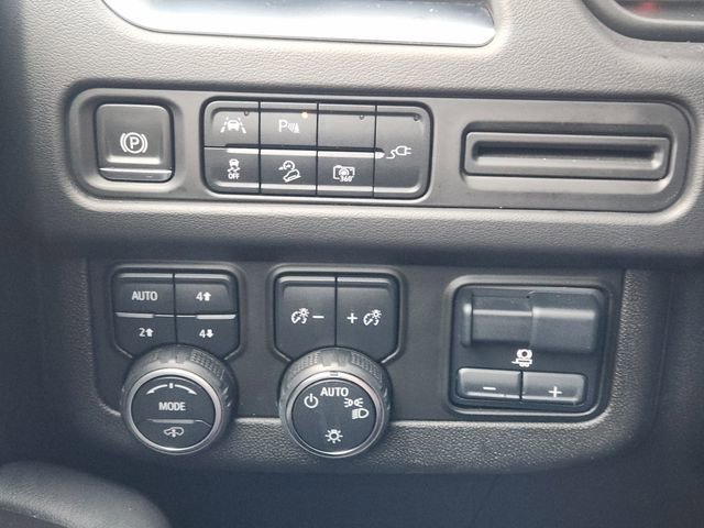 Used 2022 Chevrolet Suburban Z71 w/ Off-Road Capability Package AWD/4WD image 23