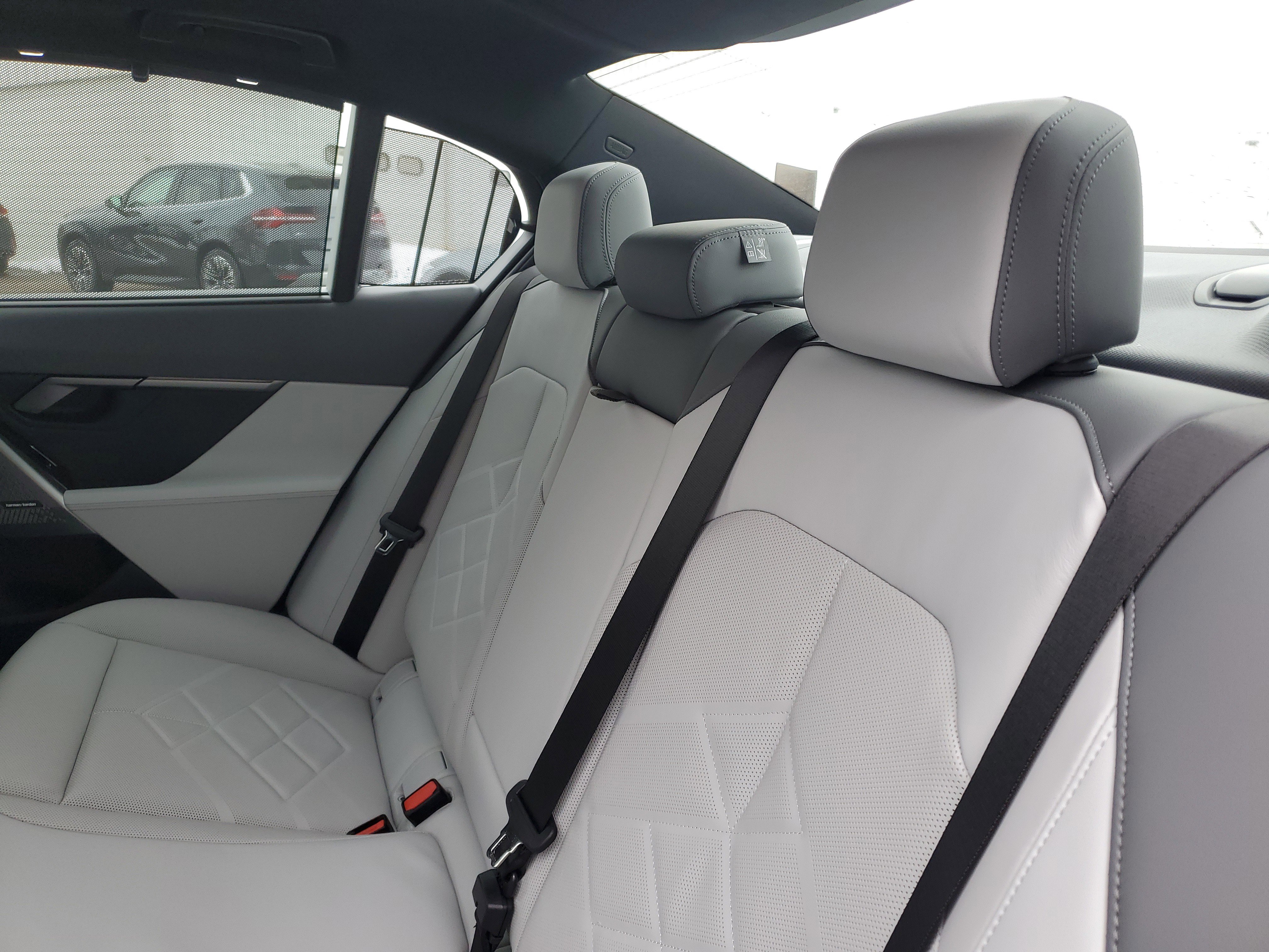 New 2026 BMW 540i xDrive w/ Executive Package image 24