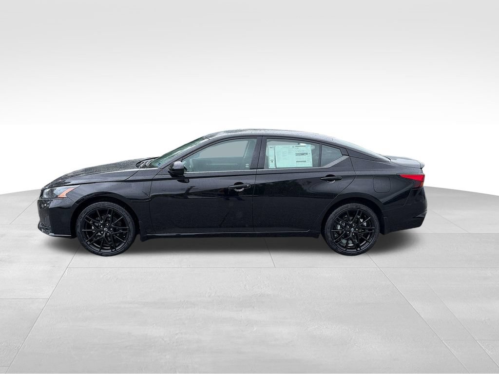New 2026 Nissan Altima 2.5 SR w/ SR Midnight Edition Package AWD/4WD image 3