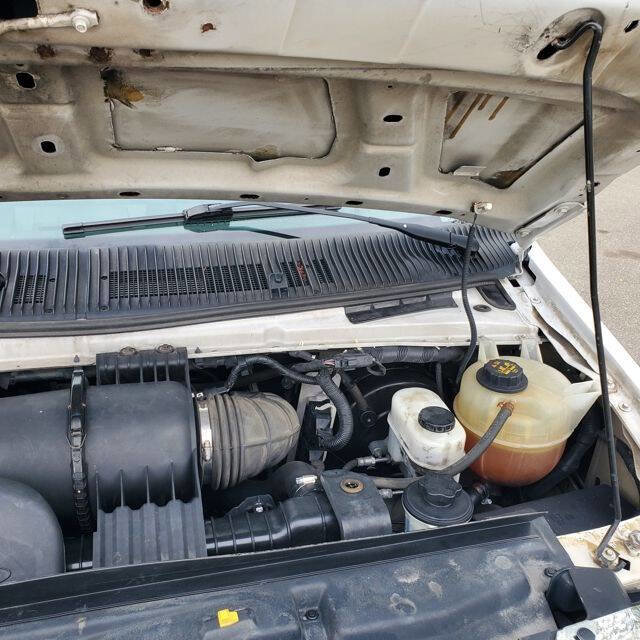 Used 2014 Ford E-150 and Econoline 150 Extended w/ Interior Upgrade Package image 13