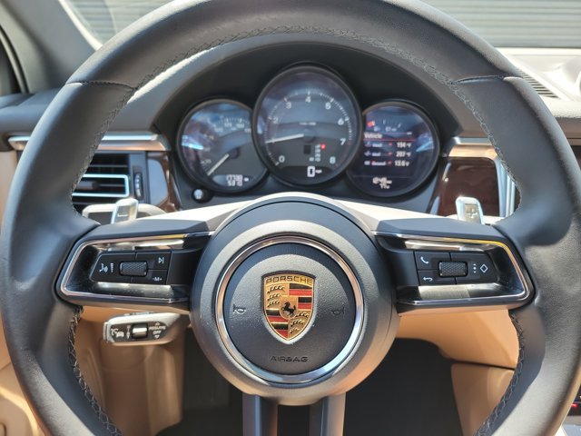 Certified 2023 Porsche Macan AWD/4WD image 28