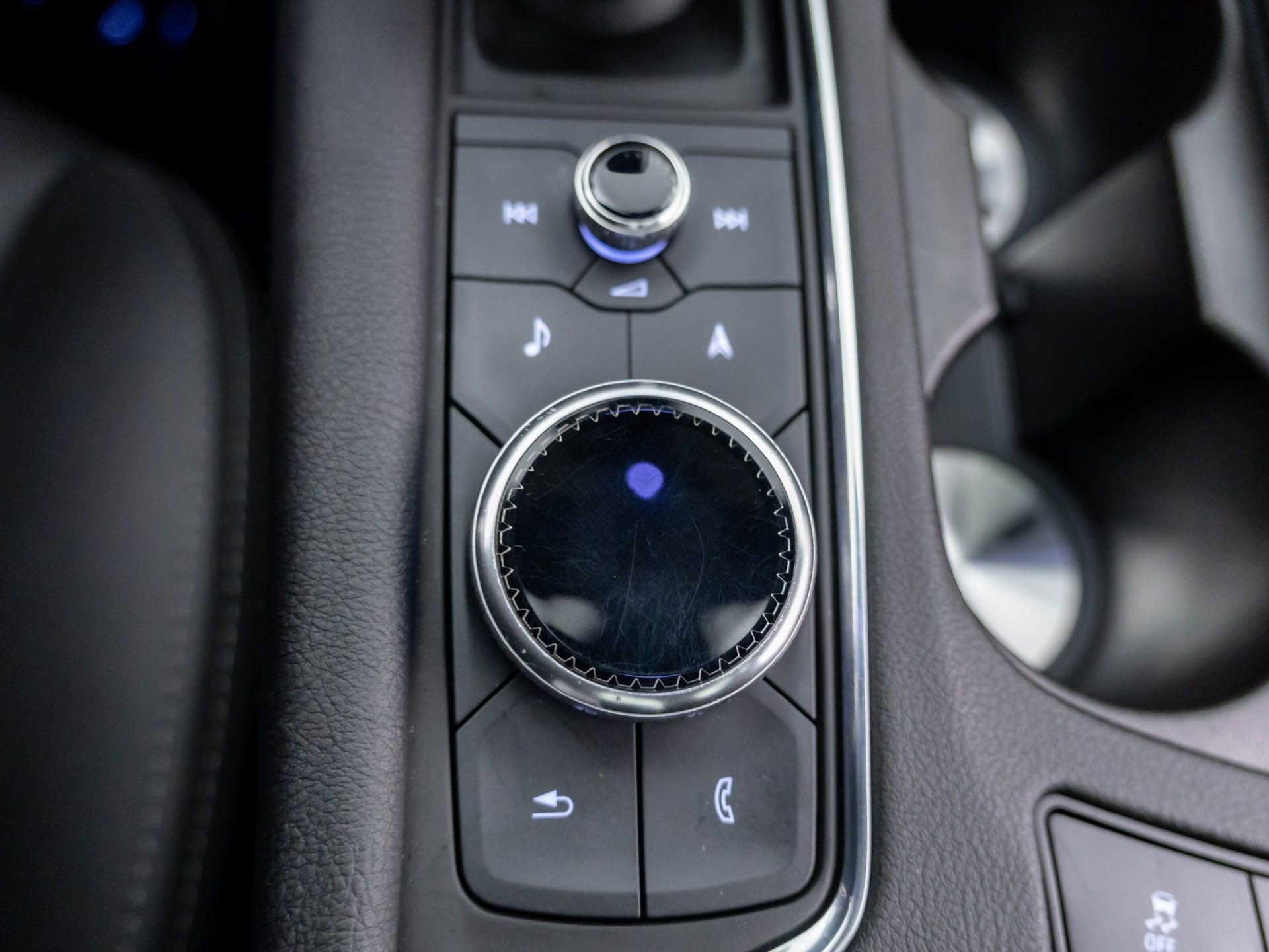 Used 2022 Cadillac XT5 Sportv w/ LPO, Floor Liner Package AWD/4WD image 33