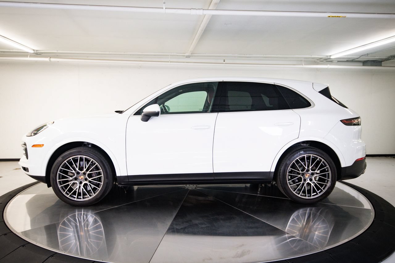 Certified 2023 Porsche Cayenne AWD/4WD image 2