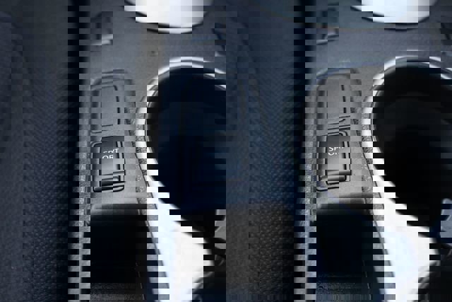 Used 2015 Nissan Rogue S image 16