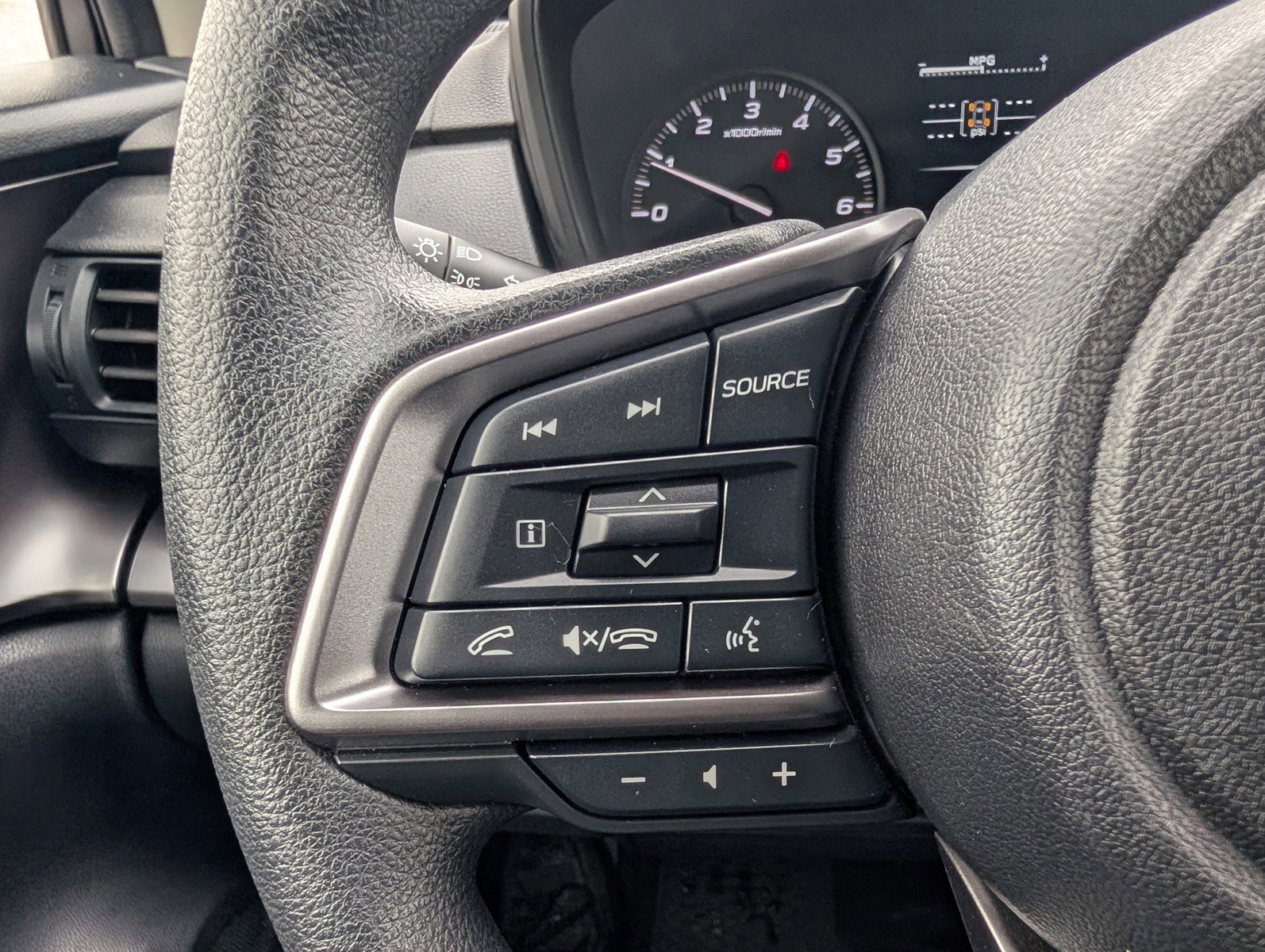 Used 2025 Subaru Impreza 2.0i image 27