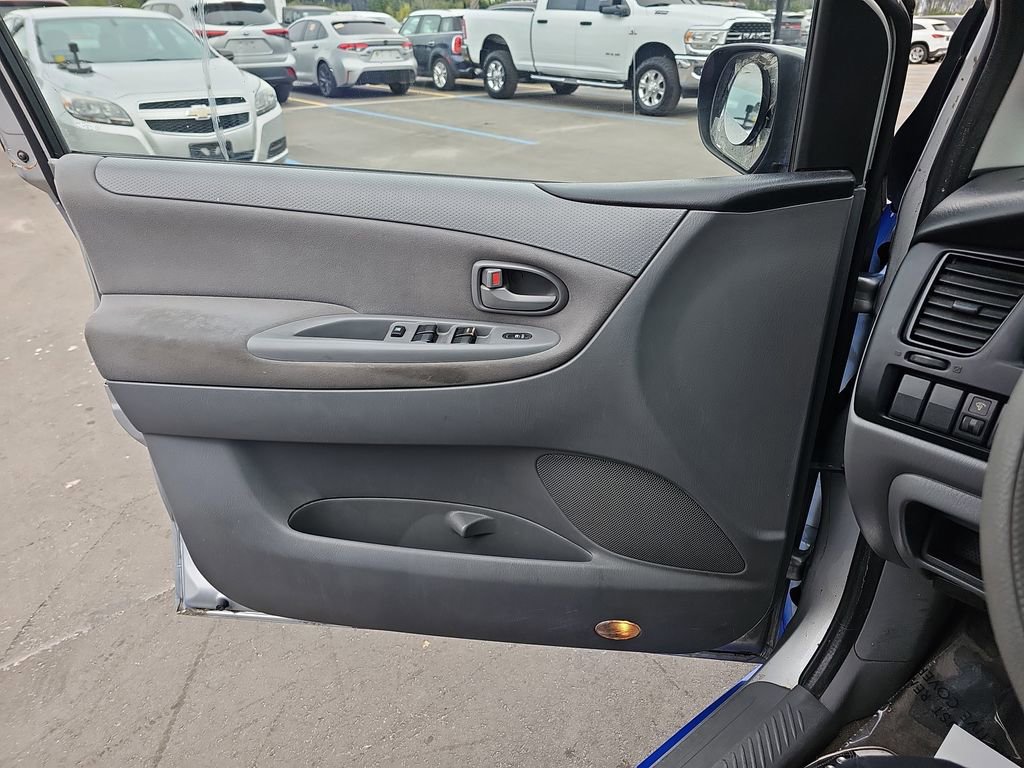 Used 2005 MAZDA MPV LX w/ Floor & Cargo Mat Pkg image 29