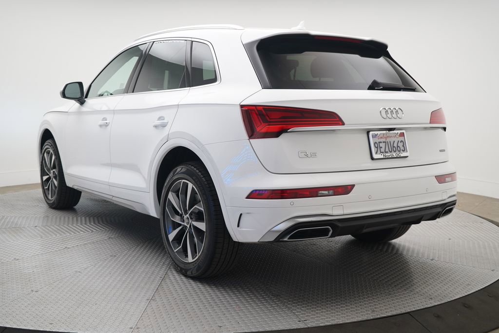 Used 2023 Audi Q5 2.0T Premium w/ Convenience Package image 3