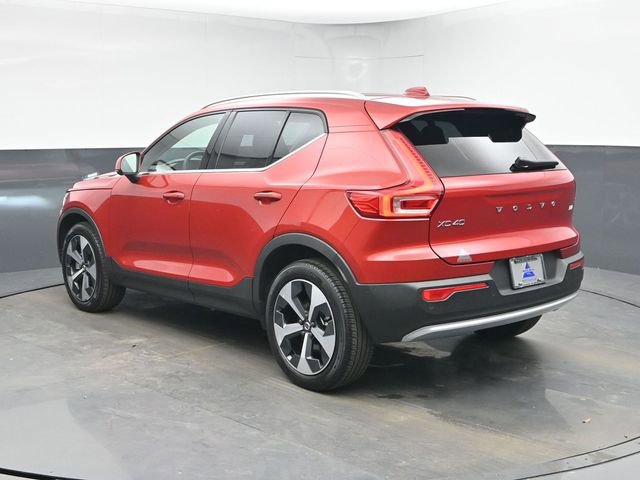 Used 2023 Volvo XC40 B4 Plus w/ Driver Assist Package image 6