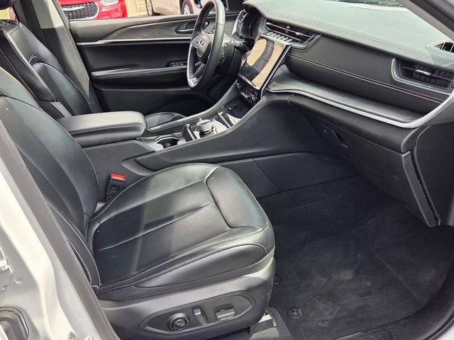 Certified 2024 Jeep Grand Cherokee L Limited w/ Black Appearance Package AWD/4WD image 13