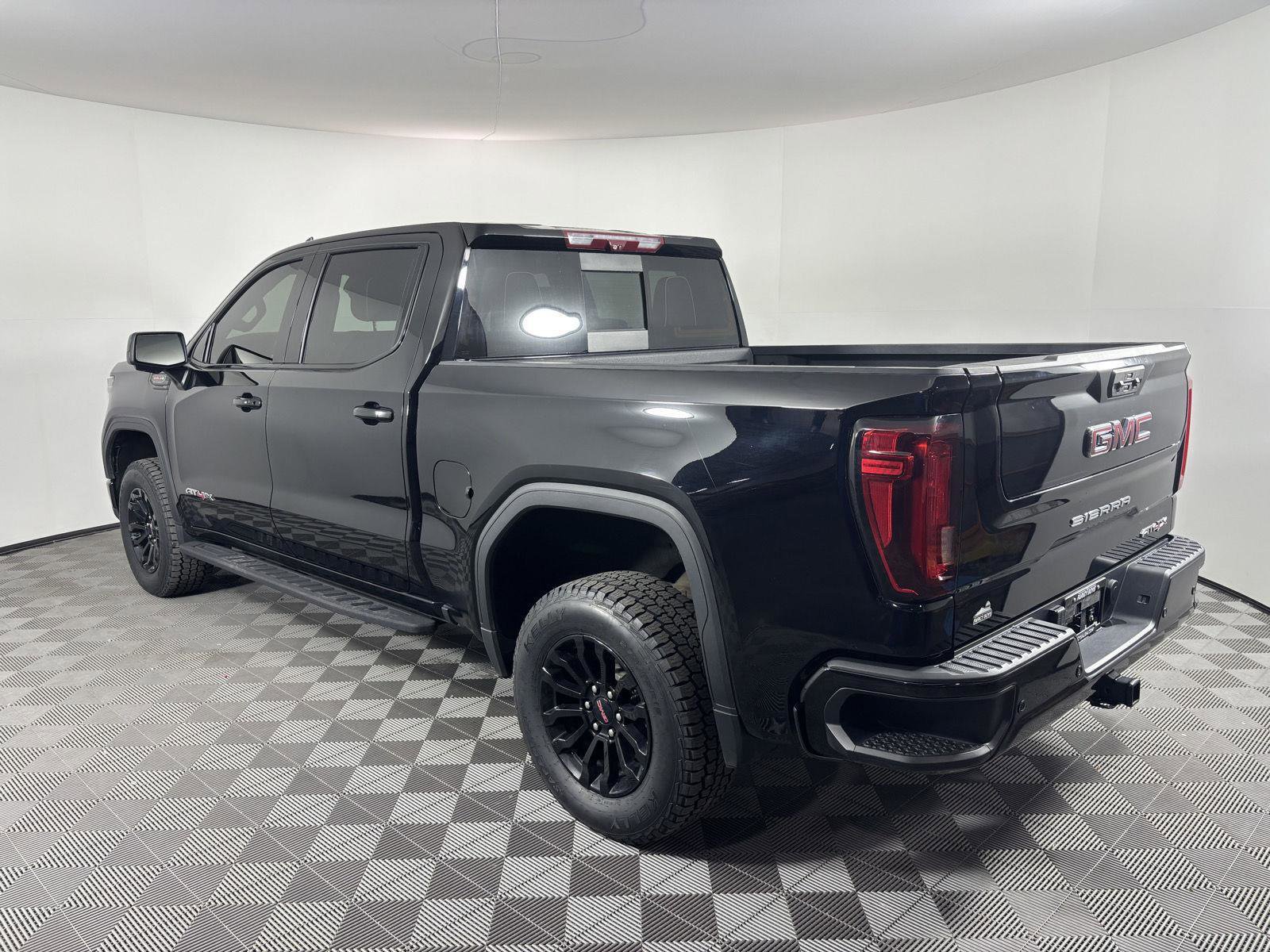 Used 2022 GMC Sierra 1500 AT4X image 3