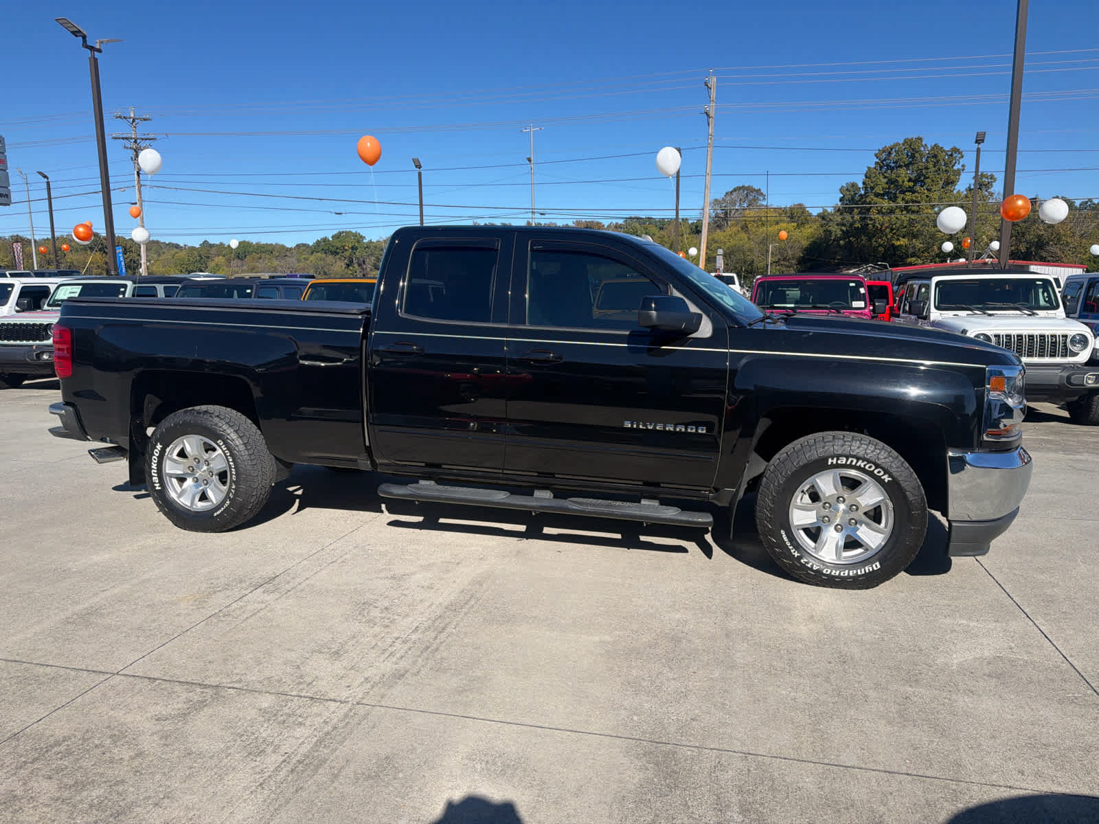 Used 2019 Chevrolet Silverado 1500 LT RWD image 2
