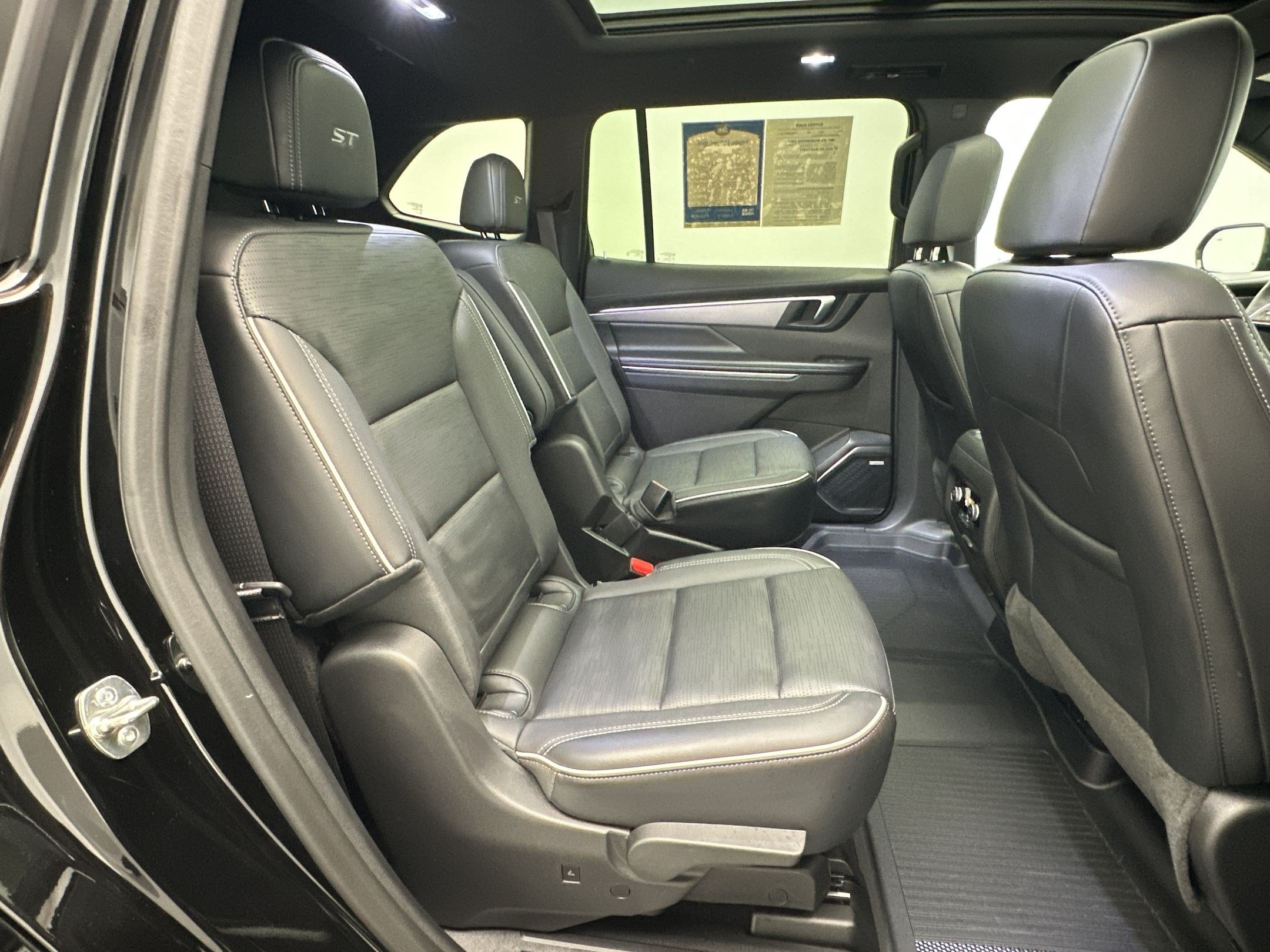 Certified 2025 Buick Enclave Sport Touring w/ Super Cruise Package AWD/4WD image 29