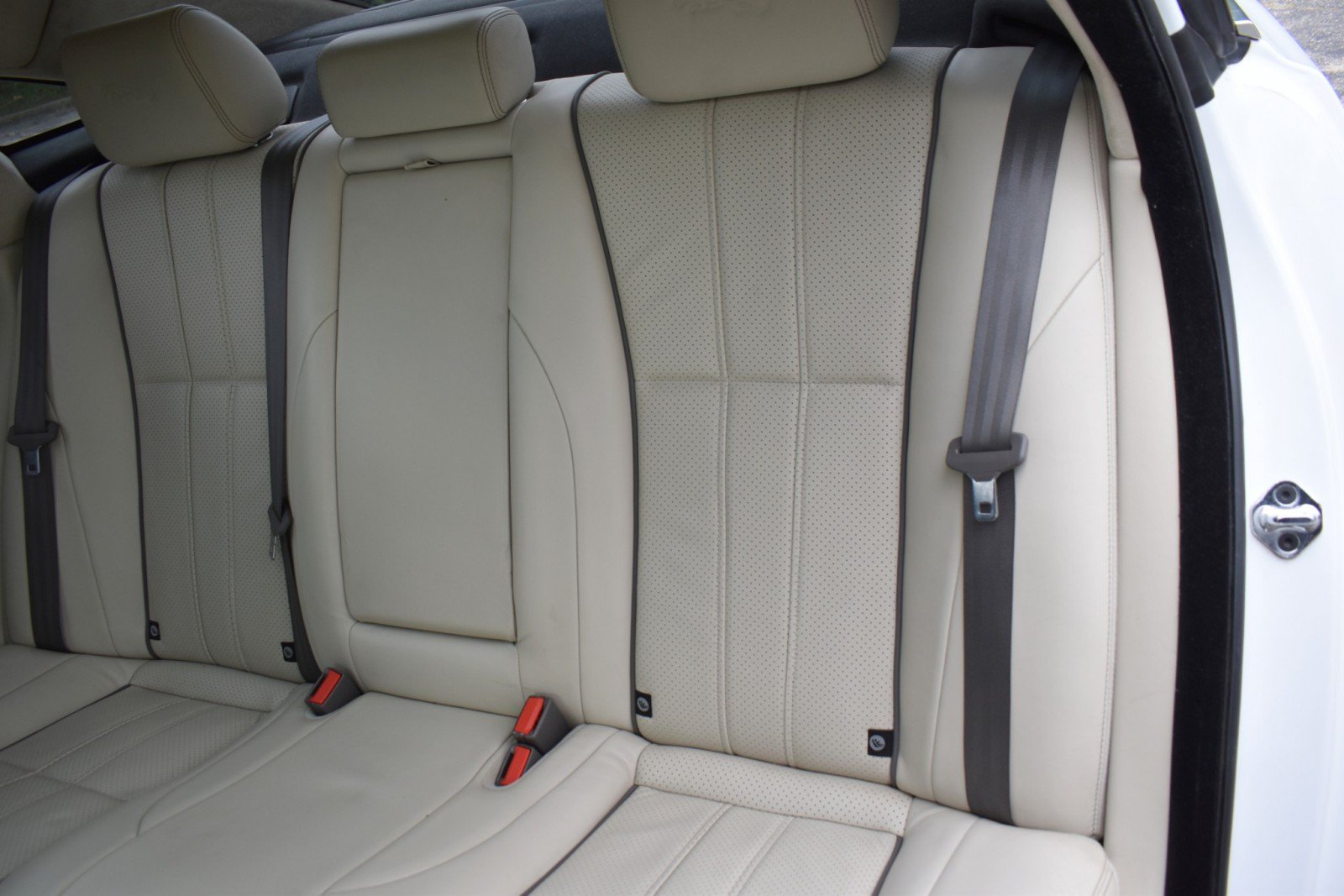 Used 2011 Jaguar XJ L RWD image 40